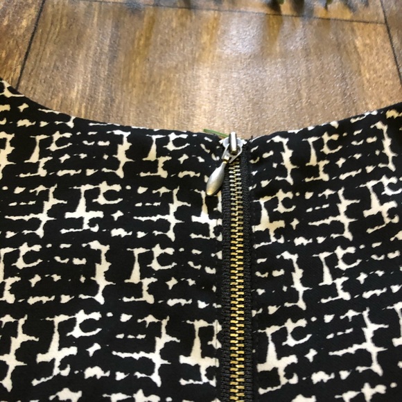 4/$25CAbi Black White Print Sleeveless Top Size XS - Picture 5 of 9